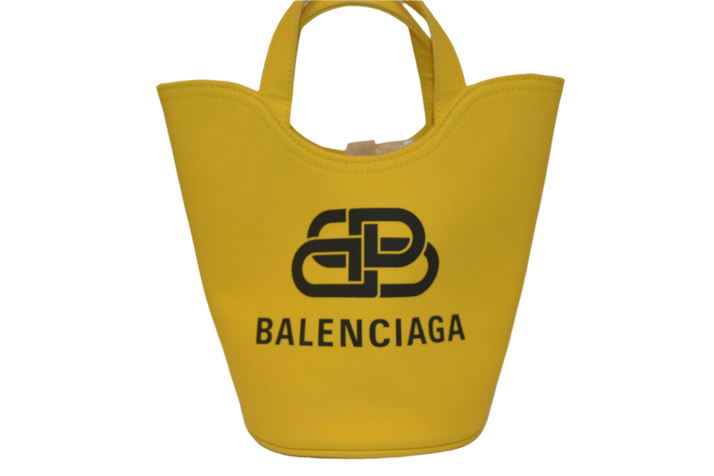 Bolso tipo cubo con ondas