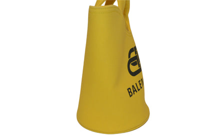 Bolso tipo cubo con ondas